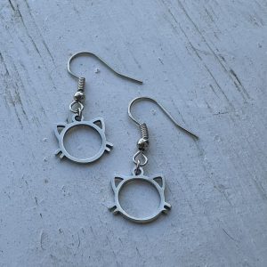 Macskás fülbevaló